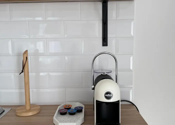 Flores Garden Pool Side And Sea View דירה