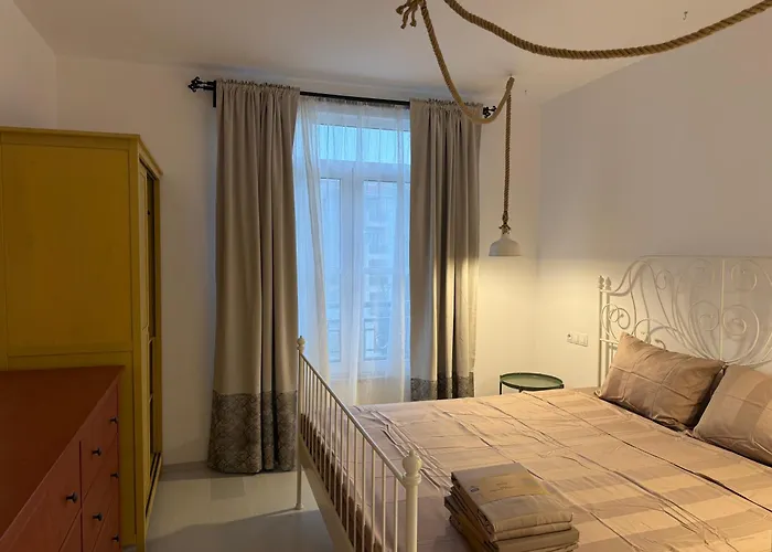 Flores Garden Pool Side And Sea View דירה